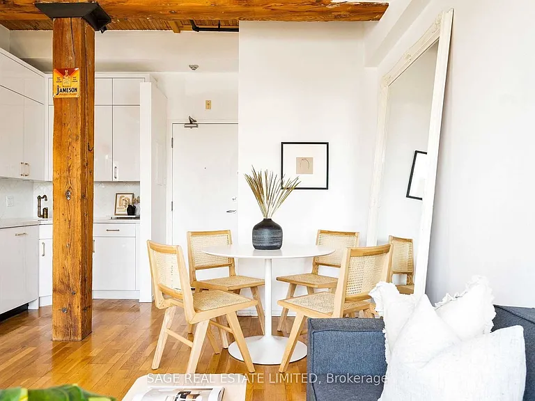 781 King St W #508 — Photo 11