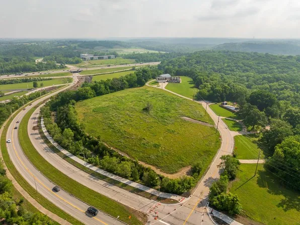 10401 View High Dr, Kansas City, MO 64134