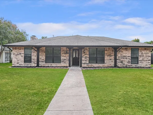 236 Charles St, Desoto, TX 75115