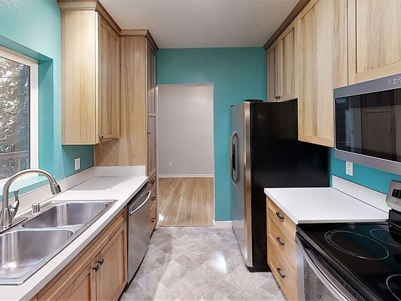5th image of 204 Downey Ct NE