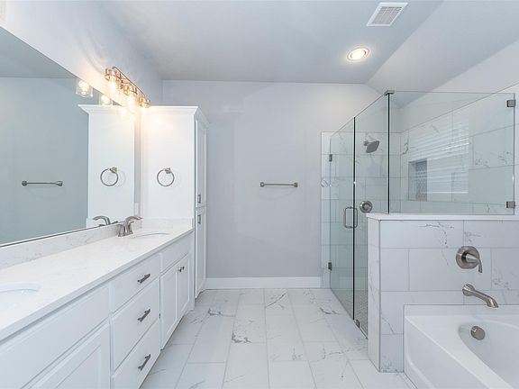 4th image of 5007 Peacock Ln