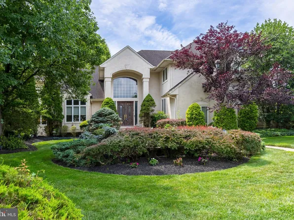 7 Cameo Ct, Cherry Hill, NJ 08003