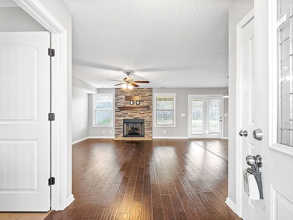 2nd image of 1288 Gentry Dr