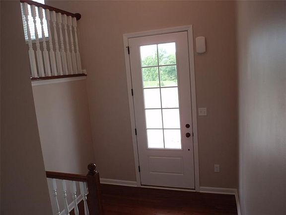 2nd image of 290 Venango Trl