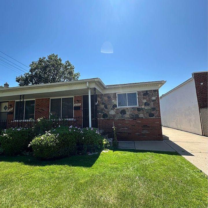 1st image of 21500 Violet St