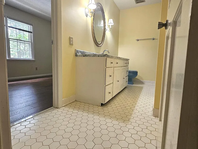 615 Kings Rd — Photo 27