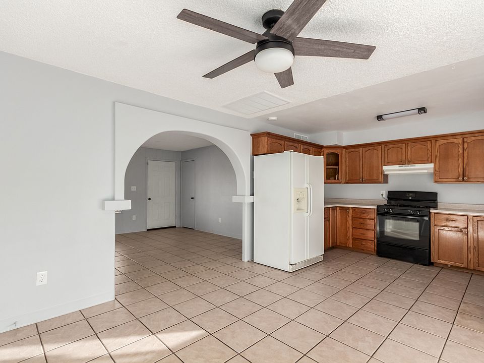 2nd image of 4923 W Palm Ln