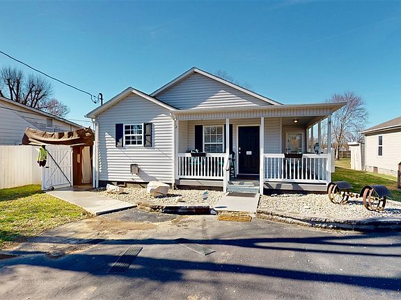 4th image of 1008 Lewis Ave
