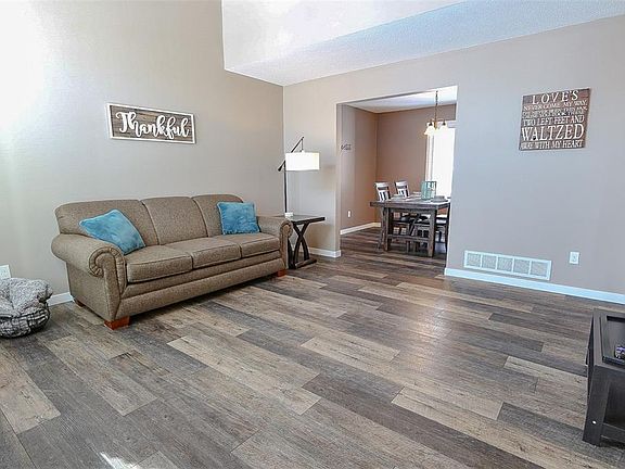 4th image of 4011 Harwood Dr NE