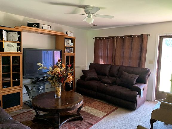 3rd image of 480 Larkwood Dr