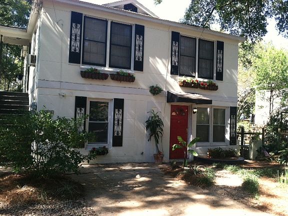Front Unit 1 Entrance