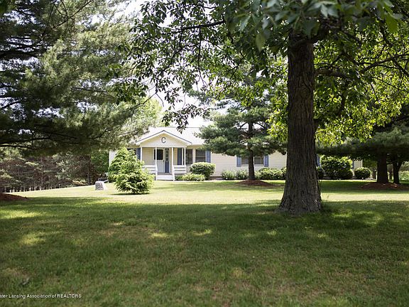 3rd image of 4055 Oak St