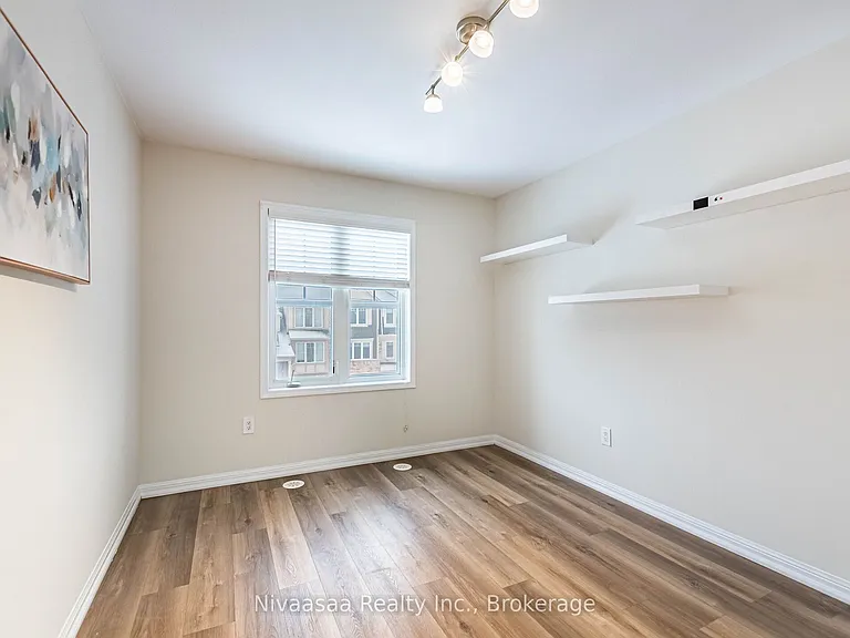 18 Betterton Cres — Photo 33