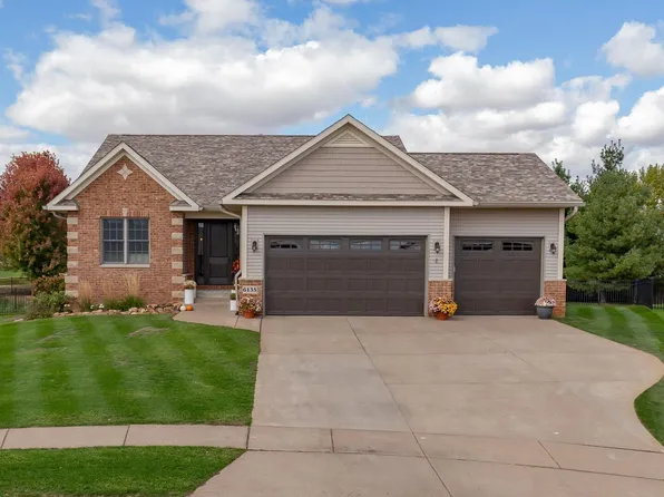 6135 Judson Cir, Davenport, IA 52807
