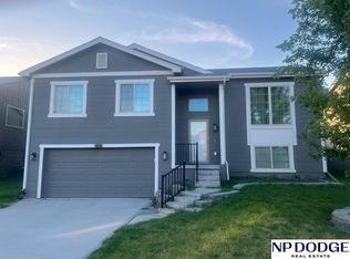 9236 Craig St, Omaha, NE 68122