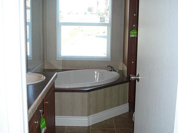 4th image of 11191 Tracy Dr