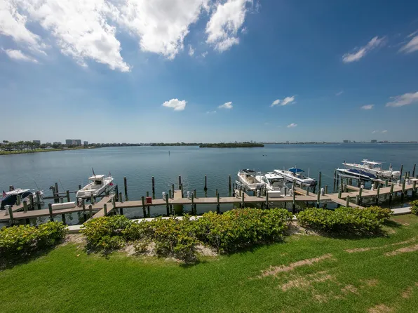 12000 N Bayshore Dr APT 305, North Miami, FL 33181