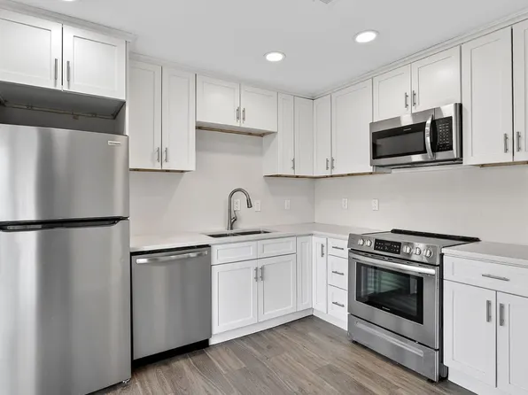 1707 N 42nd St APT B, Phoenix, AZ 85008