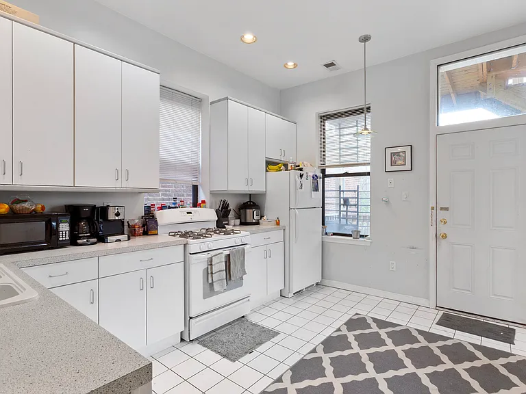 1839 N Halsted St #1F — Photo 12