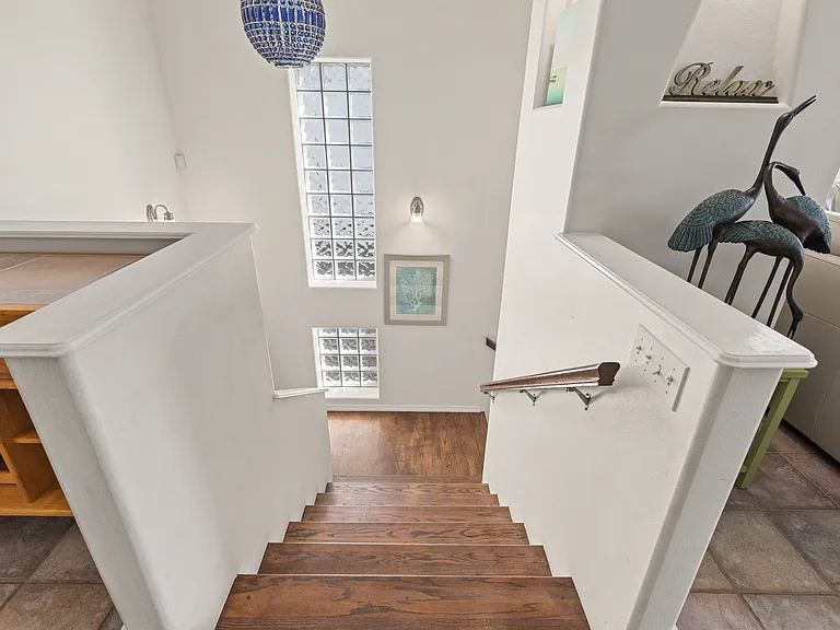 124 E Acapulco St #B — Photo 25