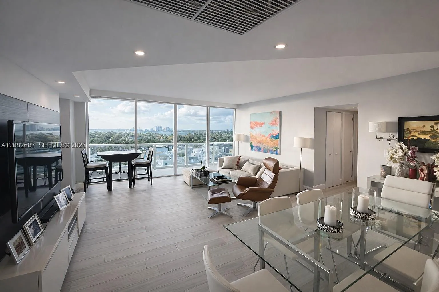 The Grandview Condo — Photo 4