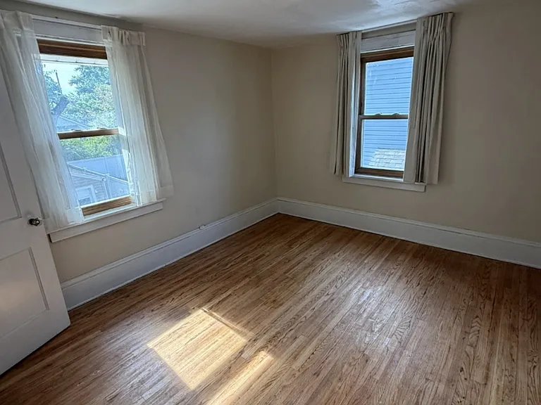 1149 Brown St — Photo 10