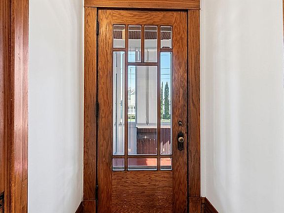 4th image of 408 5th St E