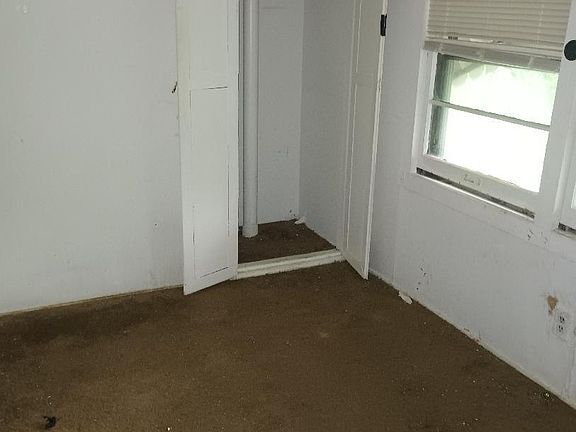 5th image of 3321 Rex Ave
