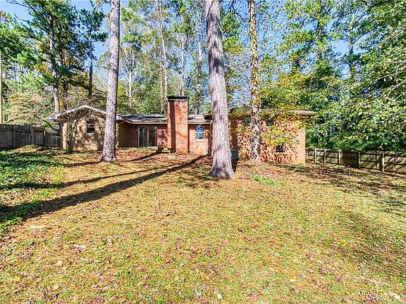 4th image of 4020 Westmoreland Dr NW