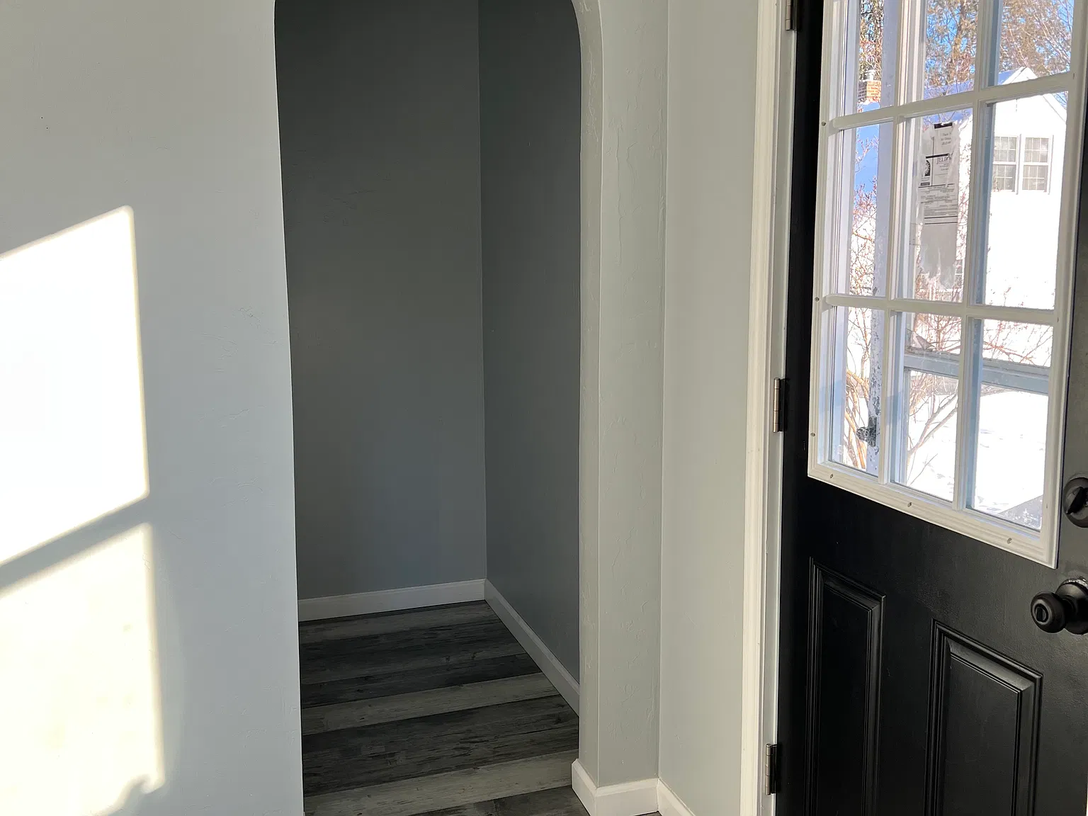 824 E C St — Photo 4