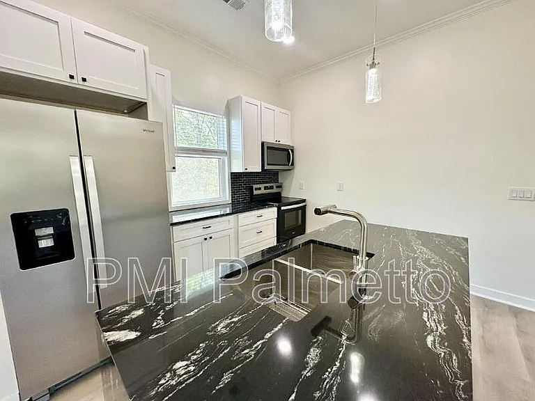 1121 Zeigler St #B — Photo 7