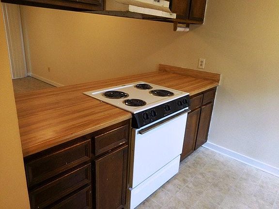 5th image of 3296 Nekoma Ln