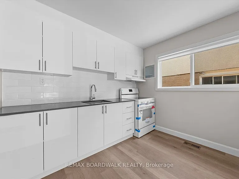 999 Meadowlands Dr — Photo 11