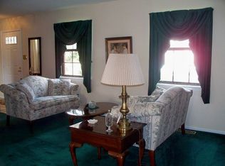 62 Oxford Dr, Langhorne, PA 19047