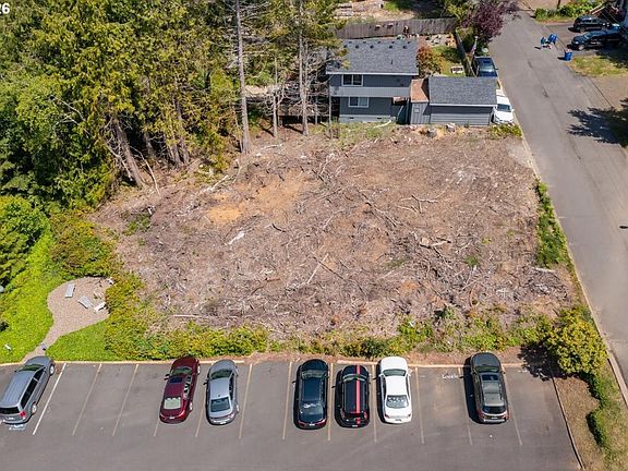4th image of 1061 SE Ainslee Ave