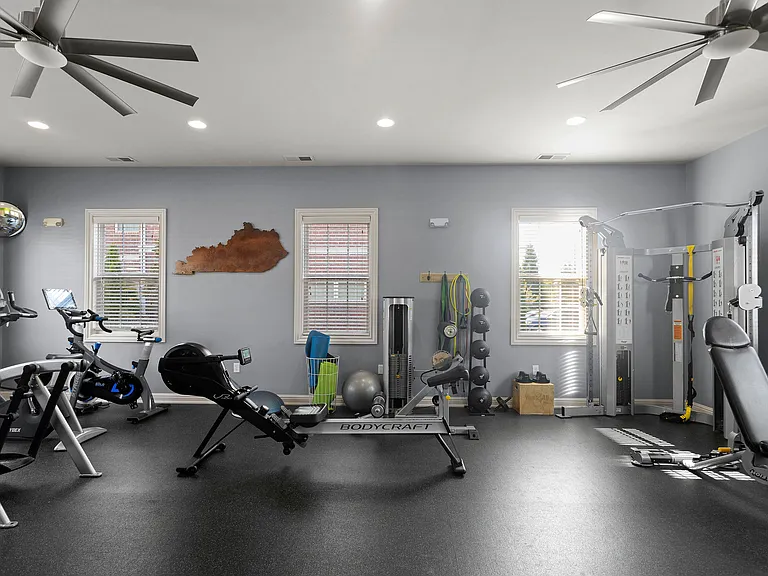 Mount Victor Olde Towne Luxury Apartments — Photo 9