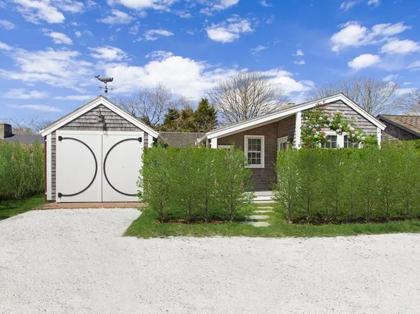 9 Lily St, Nantucket, MA 02554