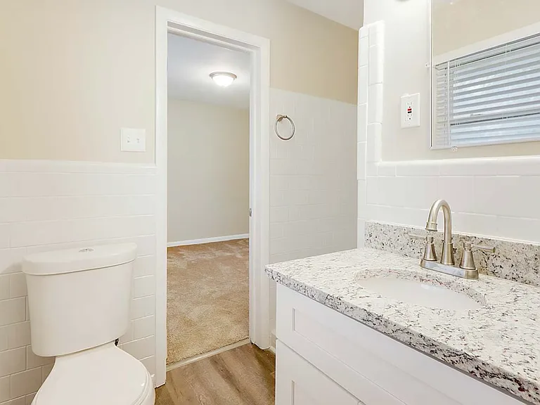 2237 Shamrock Dr — Photo 9