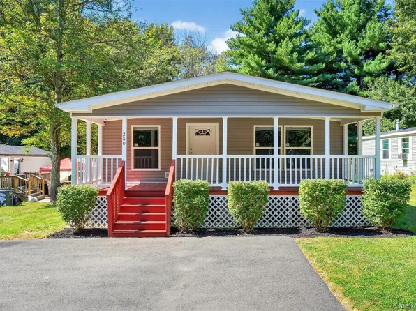 280 Fawn Walden Circle, Walden, NY 12586
