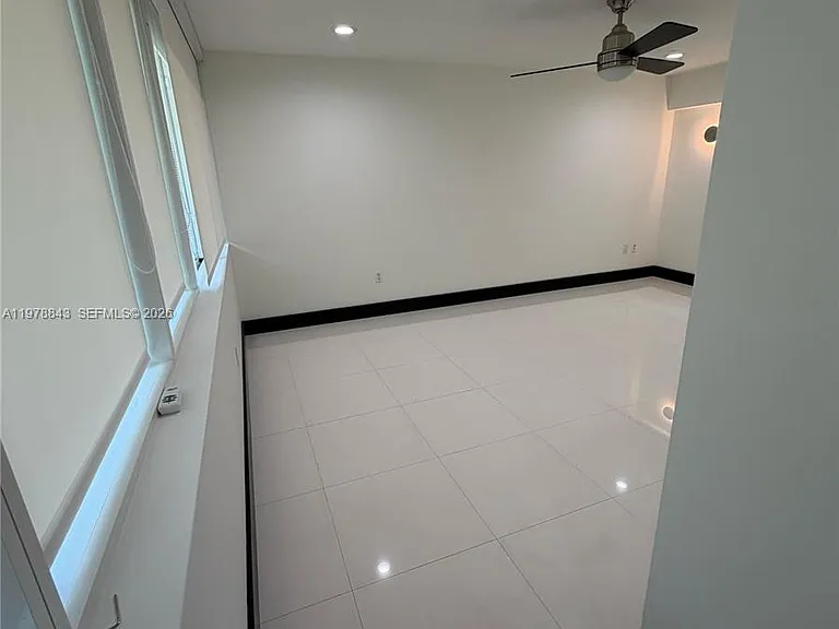2699 Tigertail Ave #14 — Photo 11