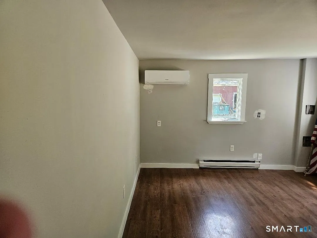 2 bed, 1.0 bath, 900 sqft, $2,100 — Photo 4