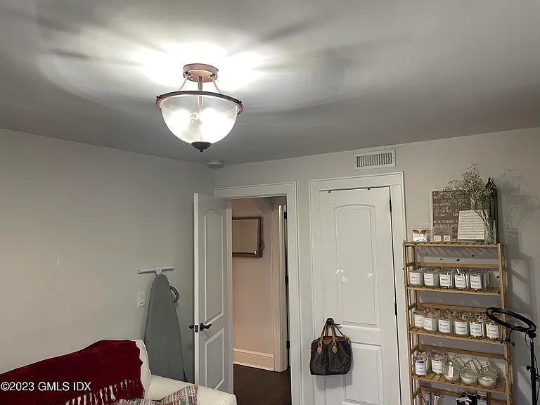 60 Weaver St #2 — Photo 20