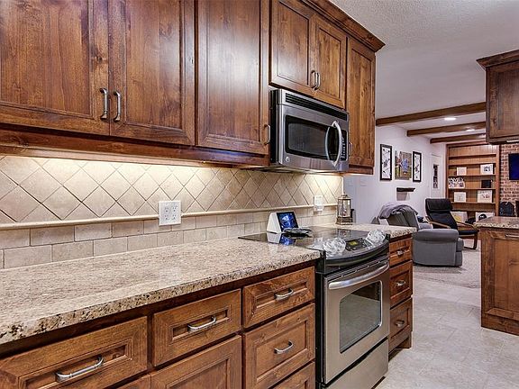 5th image of 2910 Duff Dr