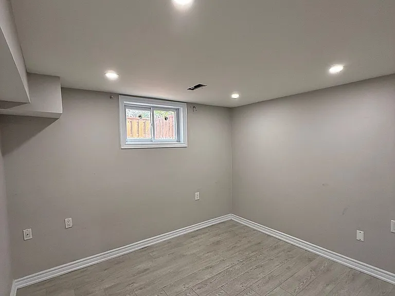 1620 McBrady Cres #BASEMENT — Photo 3