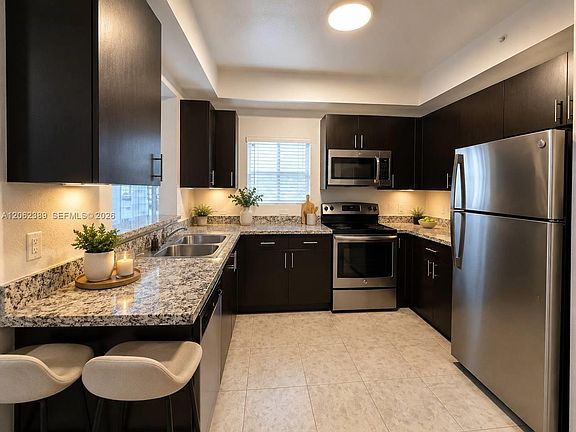 5th image of 3417 W 80th St #108