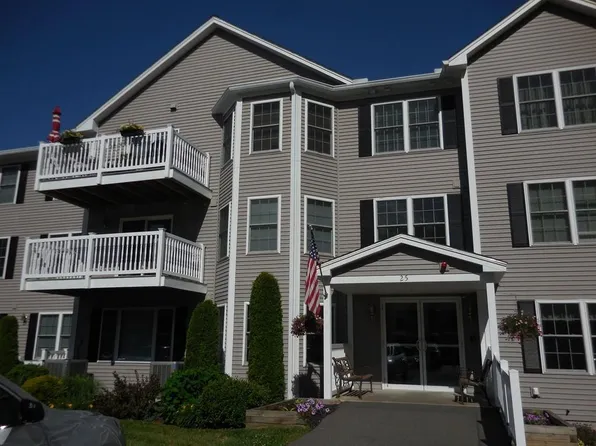 25 Green Leaves Dr Unit 520, Amherst, MA 01002