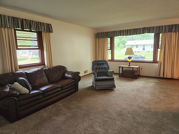 4th image of 3709 4th Pl NW