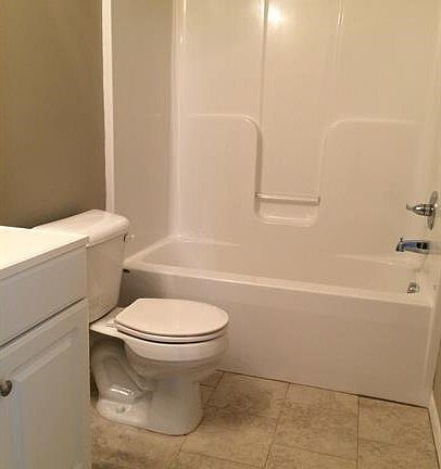 5th image of 610 W Market St #2