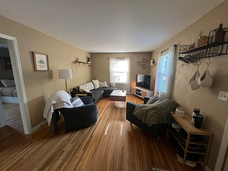 1422 Cambridge St — Photo 8