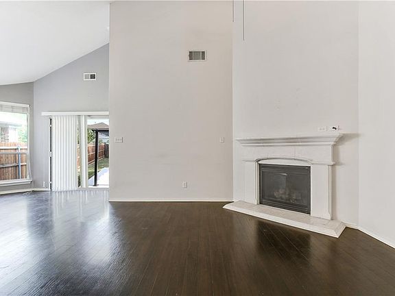 3rd image of 2669 Chadwick Dr